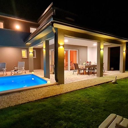 Villa Robert Kaštelir Buitenkant foto
