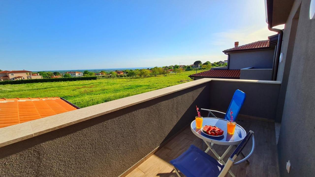 Villa Robert Kaštelir Buitenkant foto