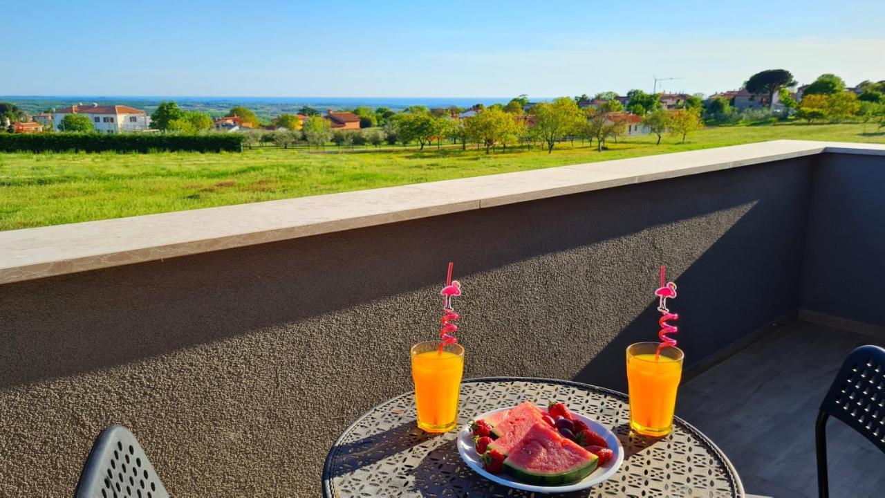 Villa Robert Kaštelir Buitenkant foto